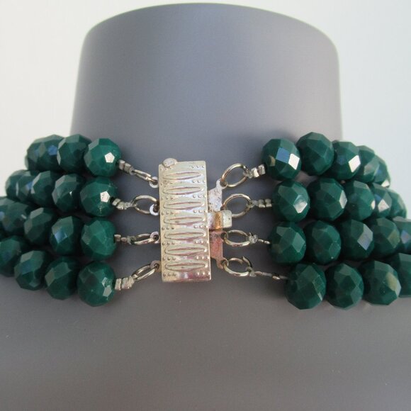 VTG Beaded 4 Strand Statement Necklace Green Faceted Glass w/Silver tone clasp - Picture 5 of 5